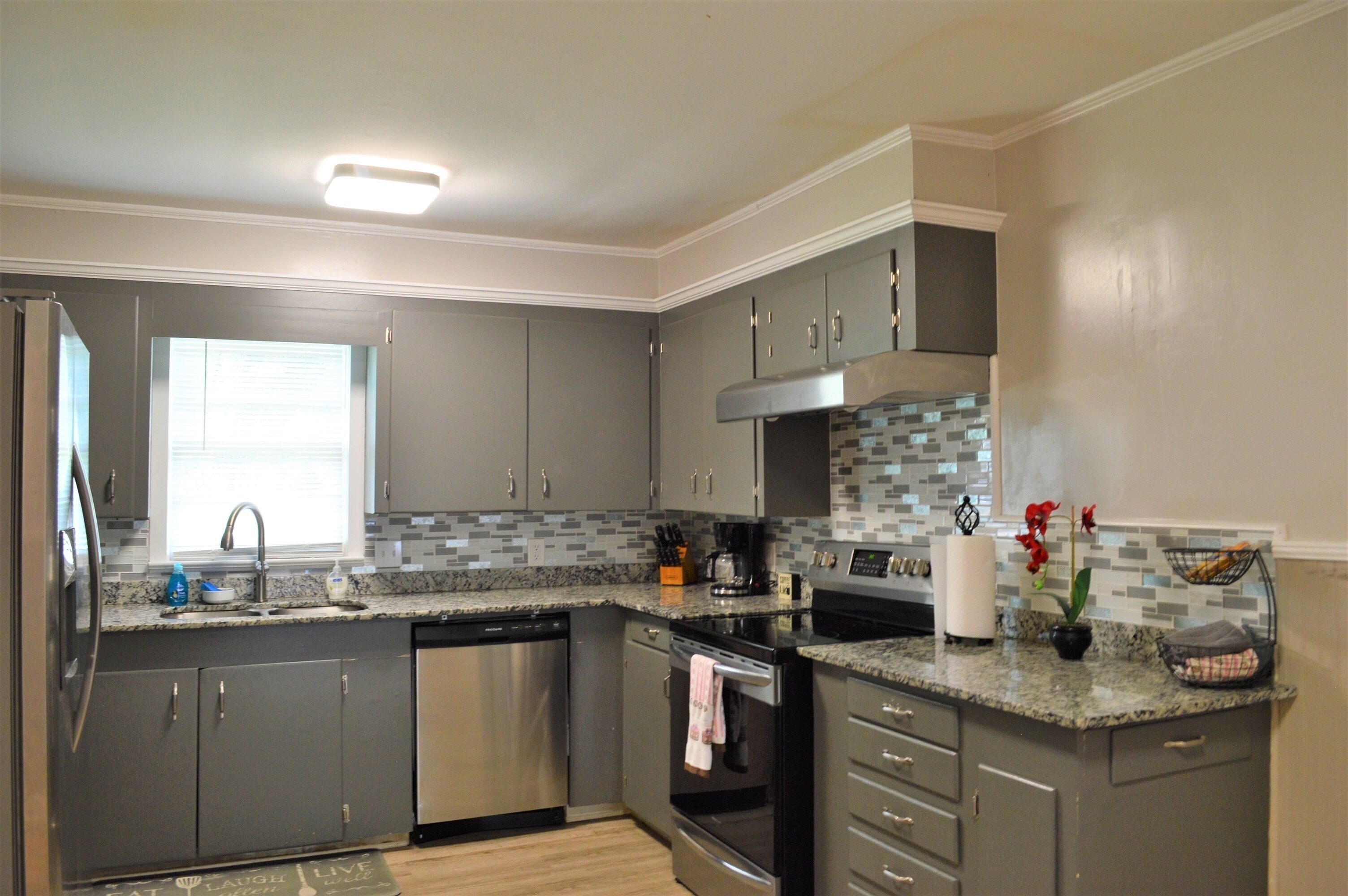 Frigorífic, microones, forn i placa de cuina 