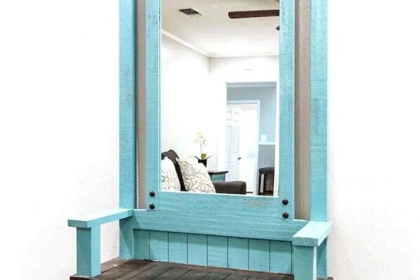 Interior - The Gold House: Luxury Home Near Midtown, USM, Zoo (Hattiesburg)