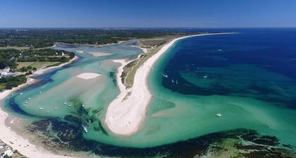 Superbe chaumière en bord de mer