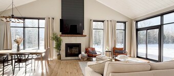Modern Chalet w/ Hot Tub minutes to Cavendish - Seawood Haven