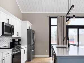 Fridge, microwave, oven, stovetop - Modern Chalet w/ Hot Tub minutes to Cavendish - Seawood Haven (North Rustico)