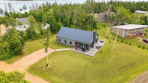 Exterior - Modern Chalet w/ Hot Tub minutes to Cavendish - Seawood Haven (North Rustico)