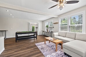 TV - North Shore Coastal Retreat (Prince Edward Island)