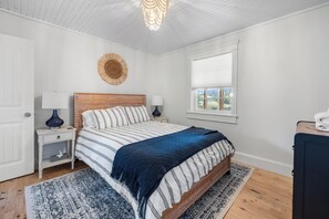 4 bedrooms, iron/ironing board, travel cot, free WiFi