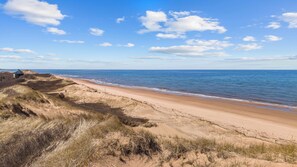 Beach nearby, sun-loungers, beach towels