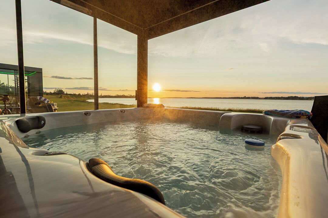 Outdoor spa tub