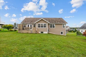 Exterior - Stylish Stratford Home Near Charlottetown—Spacious, Family-Friendly Retreat (Stratford)