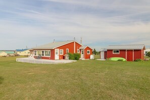 Exterior - Peaceful Coastal Retreat Near Cabot Park Beach—Ideal for Families & Couples (Prince Edward Island)