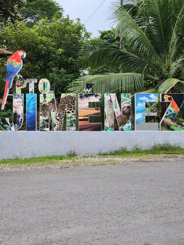 Charming 2-bedroom house with WiFi, AC in amazing Puerto Jiménez