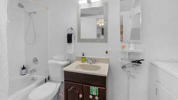 Apartment | Bathroom