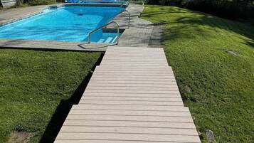 Piscine extérieure, piscine chauffée