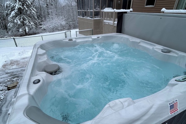 Tina de hidromasaje al aire libre