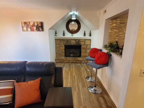 Furnished Penn Studio 1 in Gated Community w/ In-Unit W & D - Military Vet.