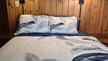 3 bedrooms, travel crib, free WiFi, bed sheets
