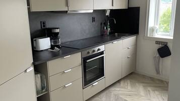 Refrigerador, horno, parrilla de estufa y lavavajillas