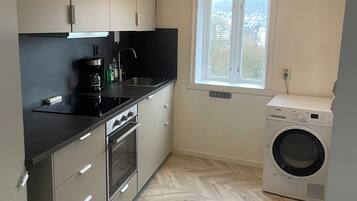 Refrigerador, horno, parrilla de estufa y lavavajillas