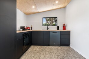 Fridge, microwave, oven, stovetop - Matapouri Memories - 2 Houses! (Matapouri)