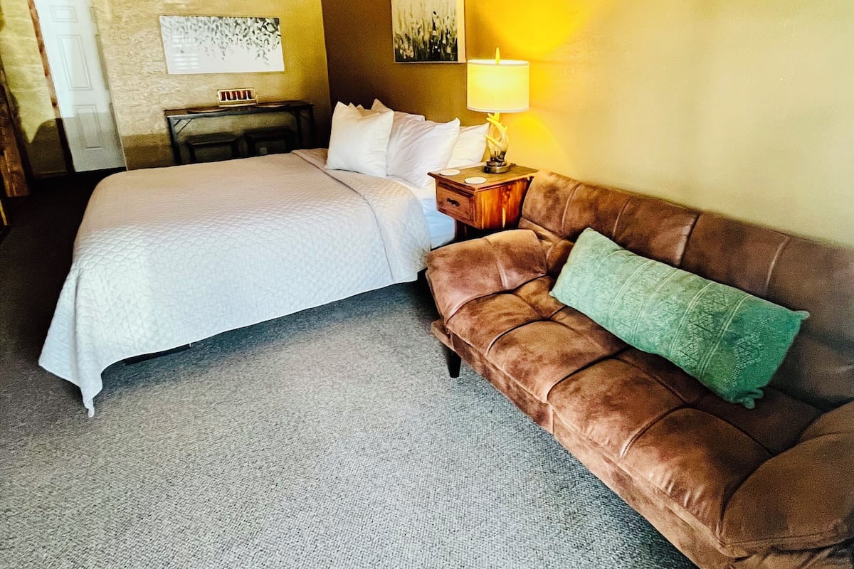 1 bedroom, iron/ironing board, free WiFi