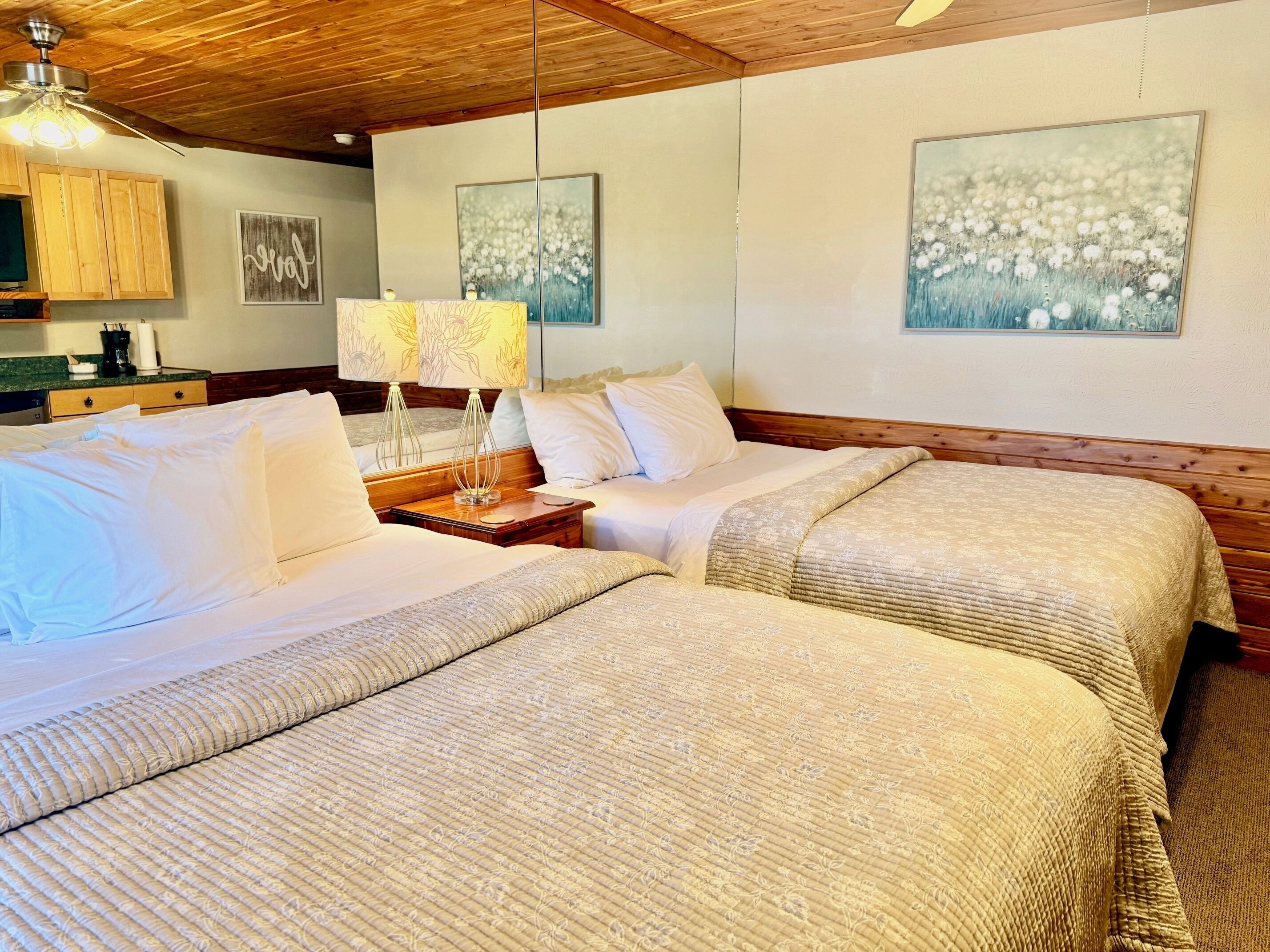 مكواة/لوح كي وواي فاي مجانًا وملاءات أسرّة