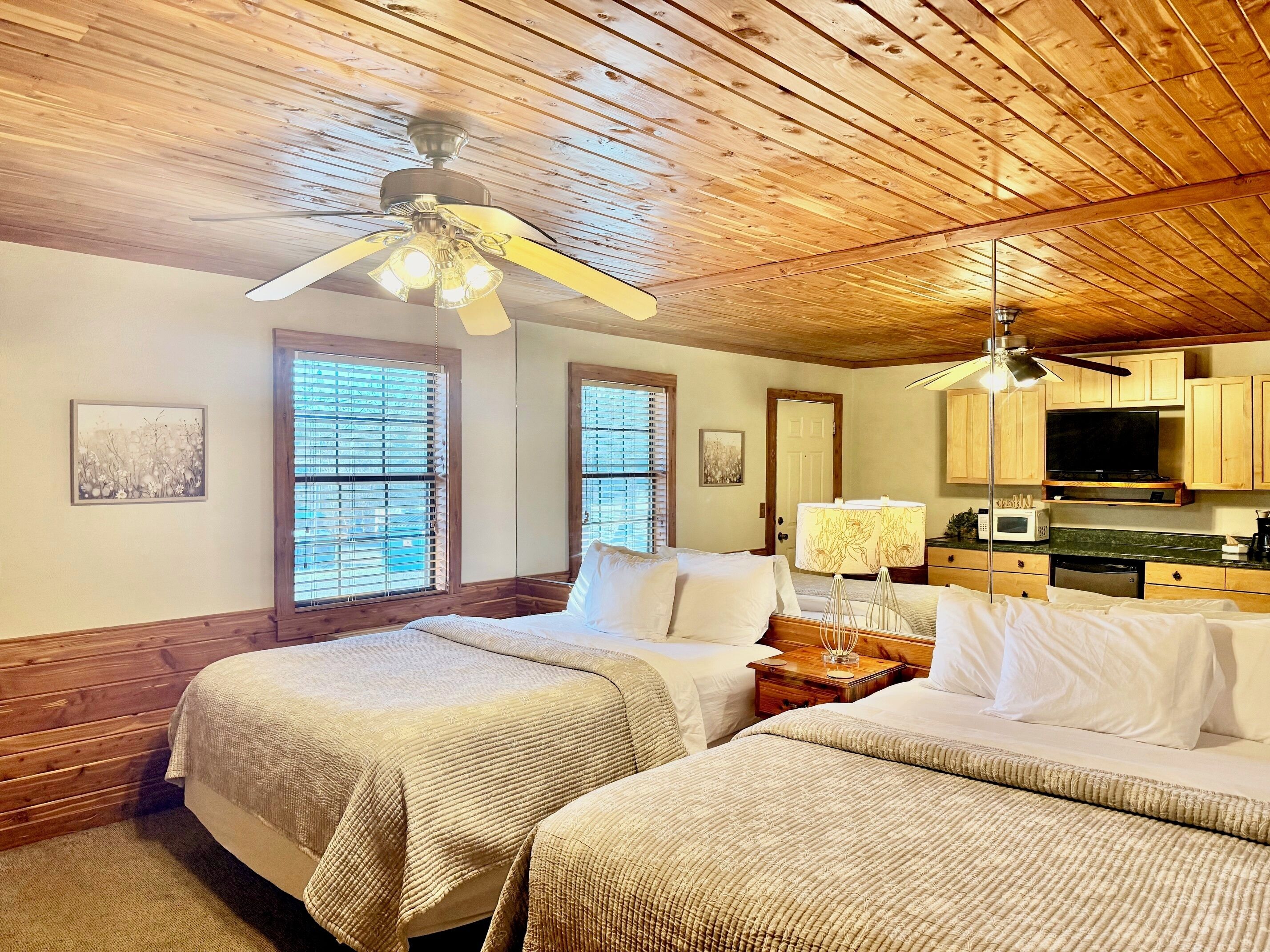 مكواة/لوح كي وواي فاي مجانًا وملاءات أسرّة