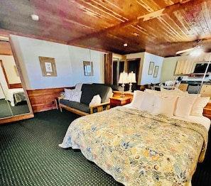 Iron/ironing board, free WiFi, bed sheets - Bear Inn Retreat (Clifton)