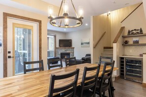 Dining - Beautiful Newly Built 4 Bedroom Town Home (Fernie)