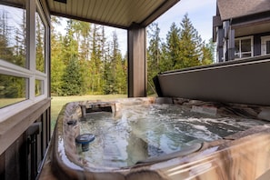 Bain à remous extérieur