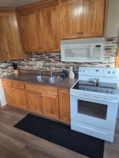 Charming 2+ bedroom house in walking distance from Sanford, Augi, & U of S.F.