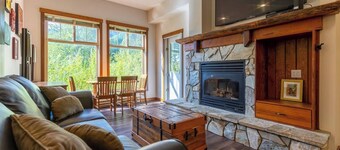 Right on the Slopes. Beautiful Views.