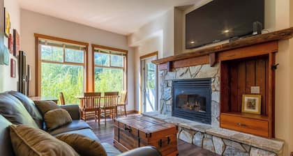 Right on the Slopes. Beautiful Views.