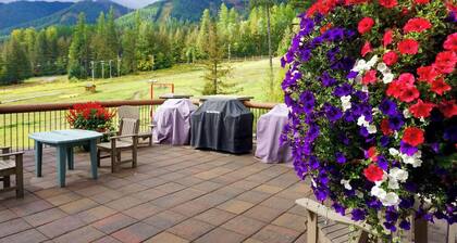 Right on the Slopes. Beautiful Views.