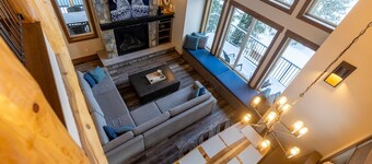 Ski In & Out Right from your Private Hot Tub