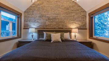 4 bedrooms, iron/ironing board, travel crib, free WiFi