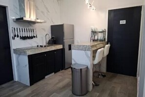 Private kitchen - New 2-Bed Casita Near Beach with Private Parking, New 2-Bed Casita Near Beach with Private Parking (Puerto Peñasco)