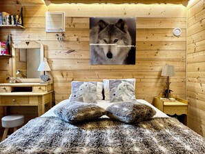 3 chambres, fer et planche à repasser, lit parapluie, accès Internet