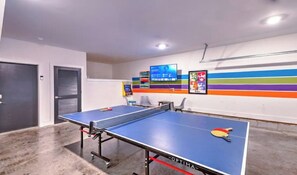 Games room - Back Stage Pass - Skyline Views, Fire Pit, Rooftop Deck (Nashville)