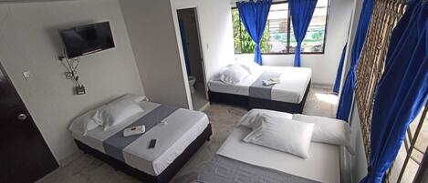 Chambre Quadruple Standard, balcon, vue ville