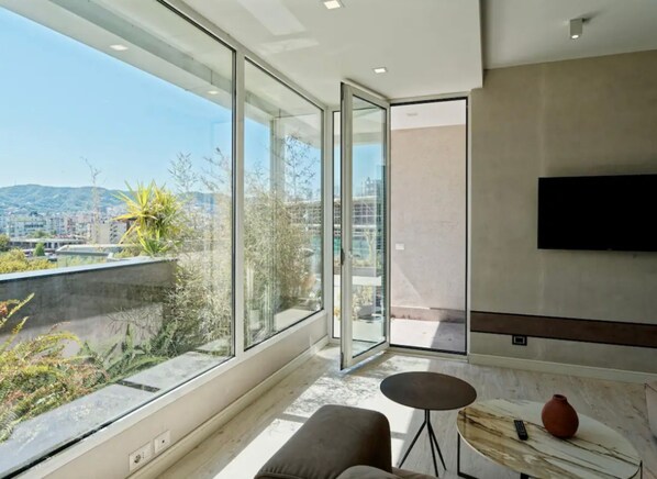 Télévision à écran plat