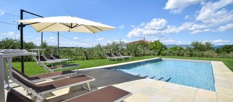 4 bedroom amazing home in Cortona
