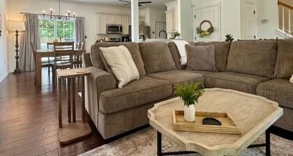 Luxe Oasis Northshore Choto Pets OK 3 KING 4 TWINS