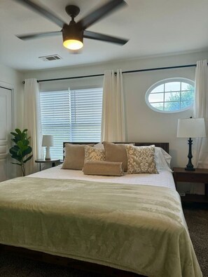 4 bedrooms, desk, iron/ironing board, travel crib