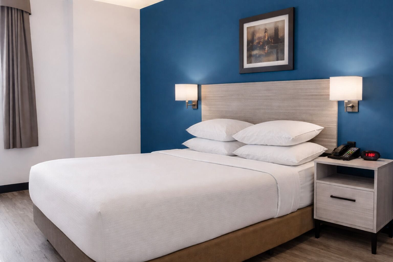 Desk, soundproofing, iron/ironing board, free WiFi