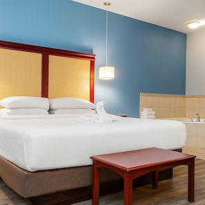 Desk, soundproofing, iron/ironing board, free WiFi - Signature Inn & Suites Hamilton (Hamilton)