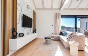 Smart TV, fireplace - Beautiful home in Tinj (Tinj)