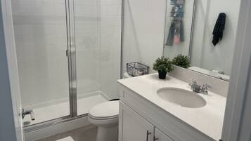 Towels, soap, shampoo, toilet paper