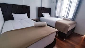 Klassieke Twin kamer | Luxe beddengoed, donsdekens, een laptopwerkplek, gratis wifi