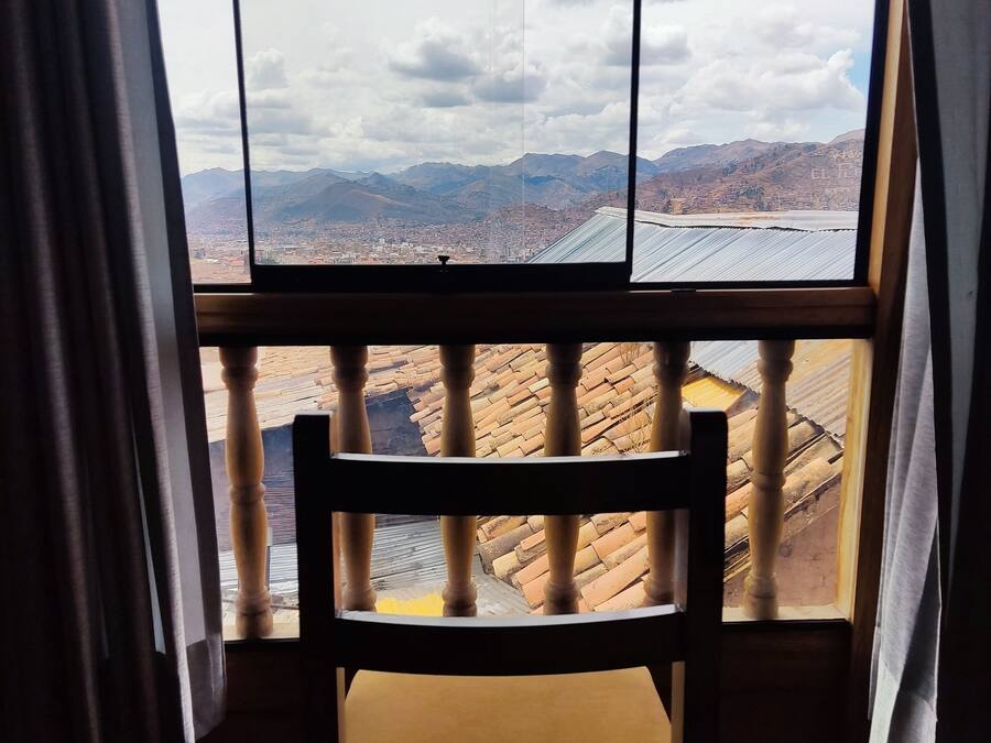 Premium bedding, down duvets, laptop workspace, free WiFi