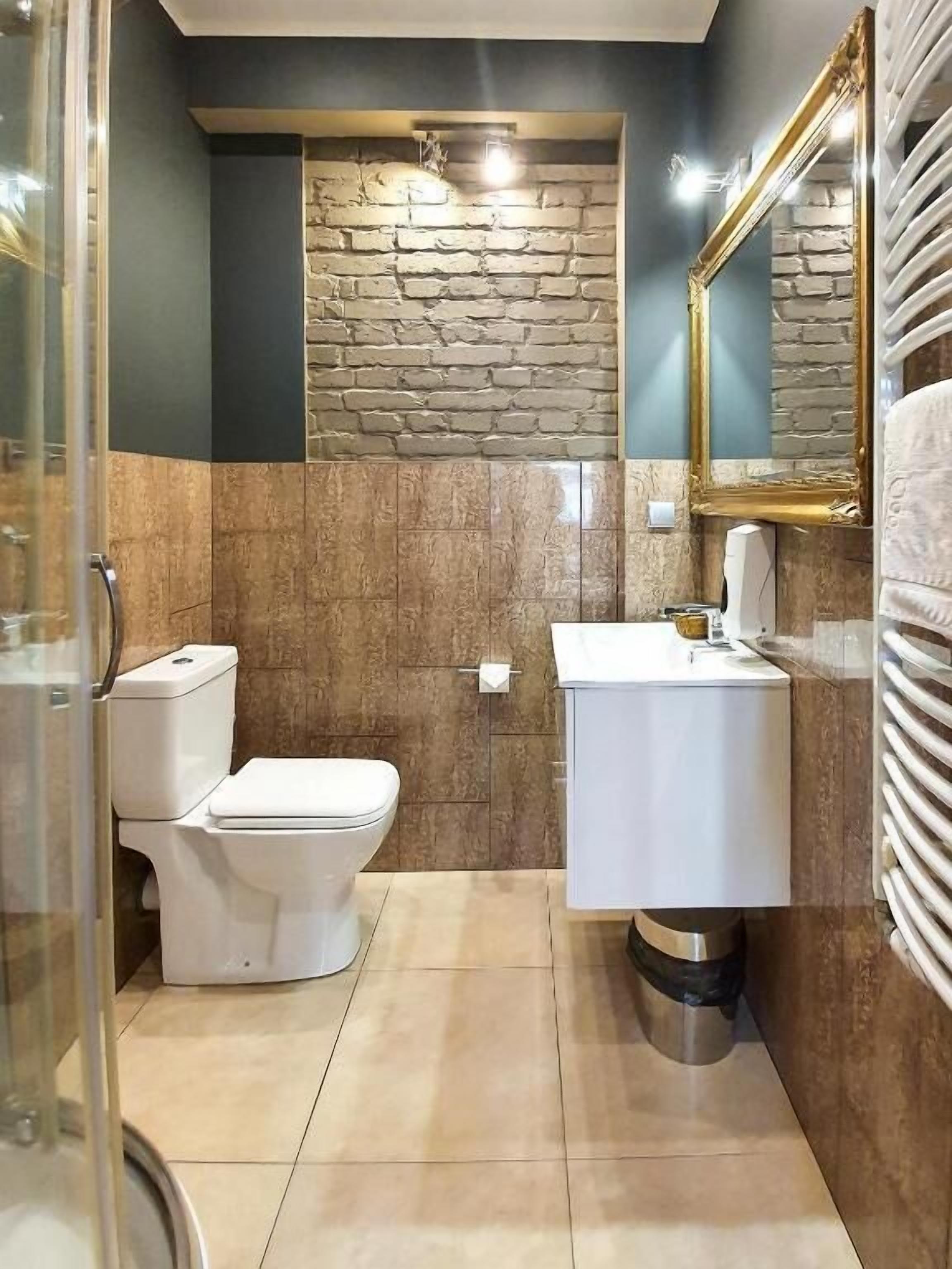 Standard Room | Bathroom