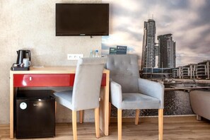 Standardrum | Memory foam-madrasser, skrivbord och arbetsyta för laptop