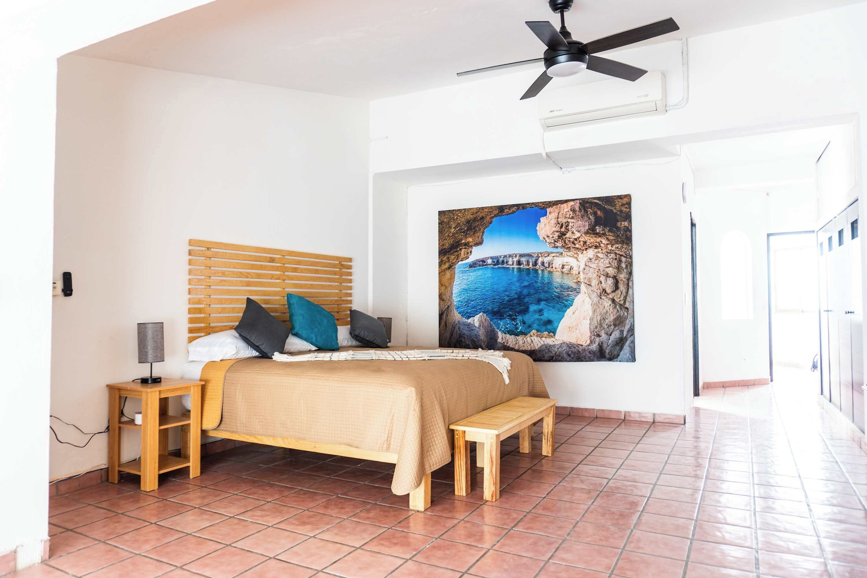 Laptop workspace, iron/ironing board, free WiFi, bed sheets